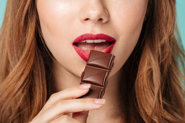 バレンタインは高カカオチョコを 歯周病菌を減らす 口臭を防ぐなど 歯の健康 維持に役立つ カラダネ