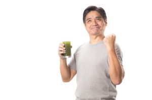 【便秘改善の水分補給法】緑茶やコーヒーの飲みすぎは便秘を逆に招く可能性が。水か白湯を飲もう