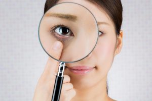 近視も老眼も自力で回復！眼科医実証の視力アップ法とは？