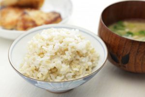 便秘対策に冷やご飯がおすすめ。ご飯を冷ますと腸内環境を整えられる?