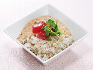 もち麦ダイエットレシピ①　モッチモチのもち麦とマグロの麦とろごはん